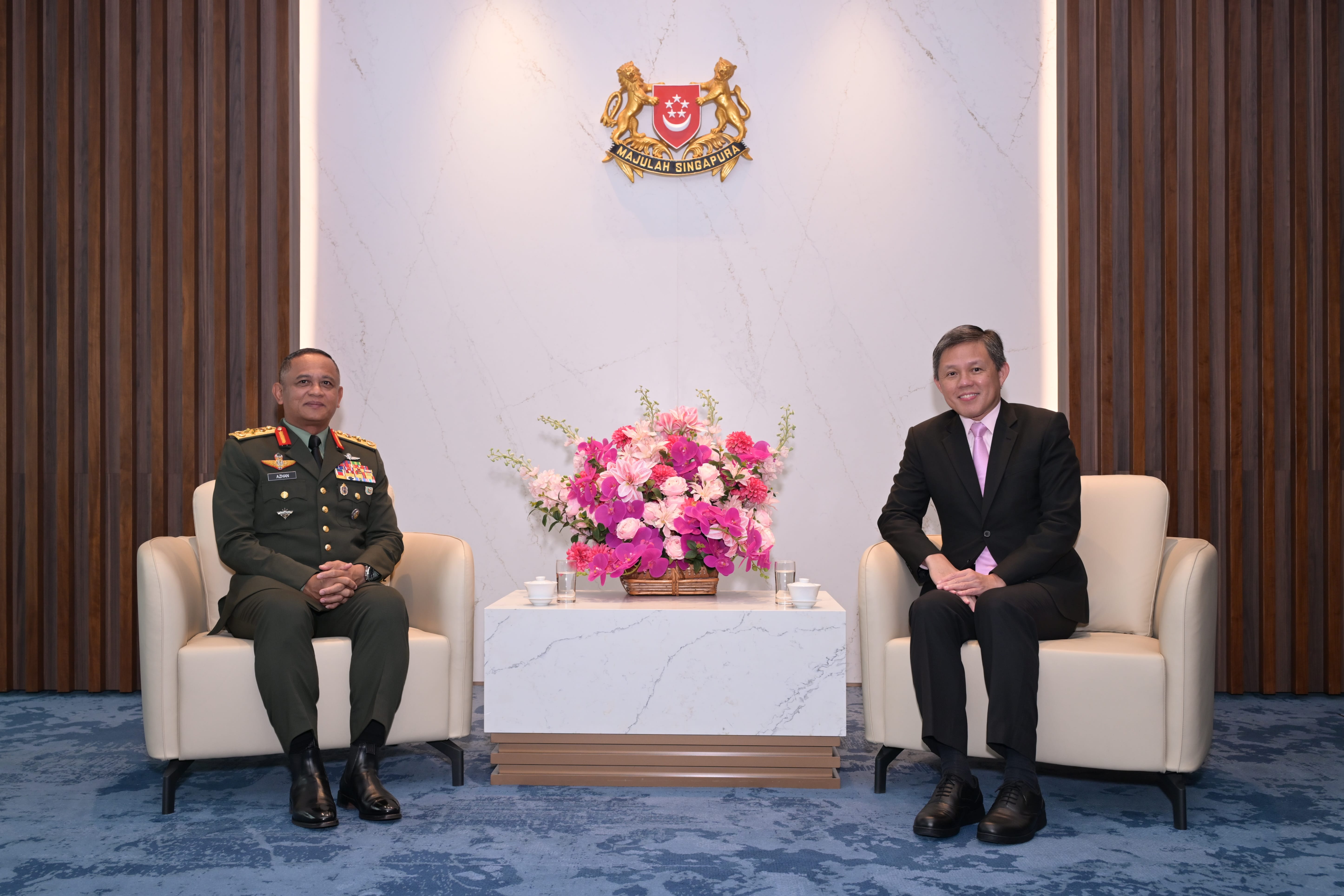 Chief of Army of the Malaysian Armed Forces General (GEN) Tan Sri Azhan Bin Hj Md Othman (left) called on Minister for Defence Chan Chun Sing (right) at the Ministry of Defence (MINDEF) this morning.